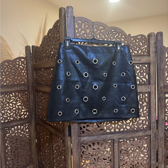 NEW NWT Cinq a Sept Harriet Mini Skirt in Black - Picture 2 of 3